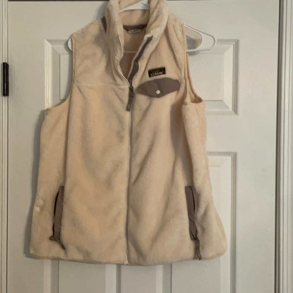 LL bean cream fuzzy vest